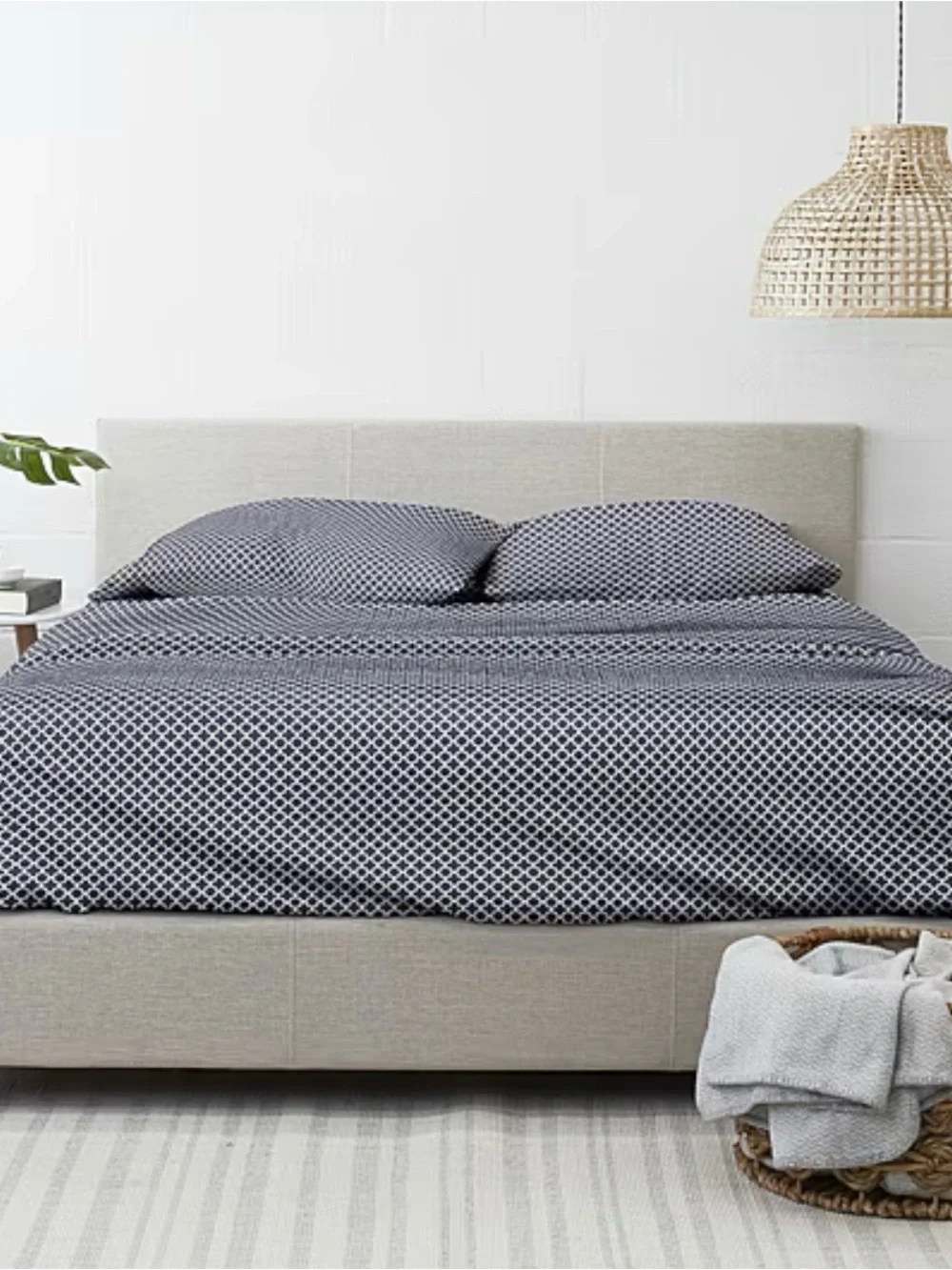 Navy Quatrefoil Full Size 4-Piece Sheet Set NWT